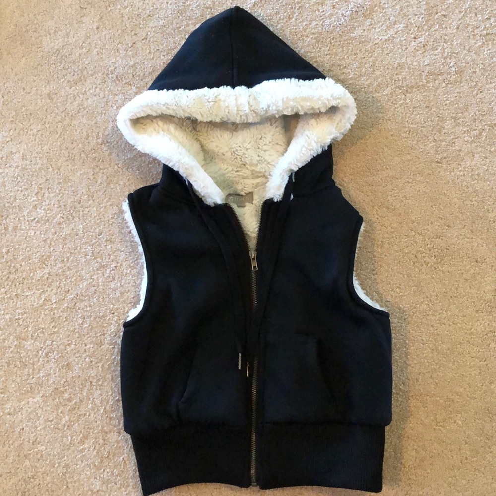 Girls L TRACTR Black Hooded Vest